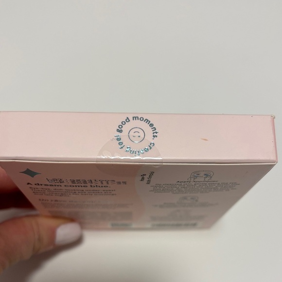 Grace & Stella Eye Masks in Pink and Blue Packaging - Picture 3 of 3